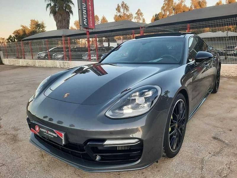 Usado Porsche Panamera 462 HP (339 kW) 2018 Cinzento