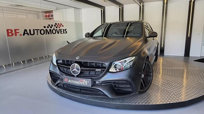 Preto Usado 2018 Mercedes E63 AMG AMG Sedan | € 67.500 - Imagem 1/4