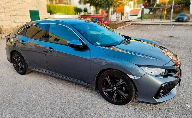Cinzento Usado 2018 Honda Civic Citadino | € 17.900 (Preço justo) - Imagem 1/4