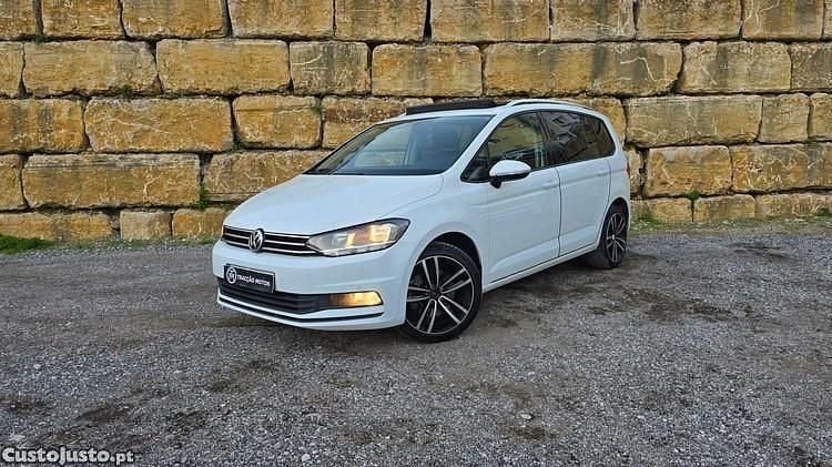 Branco Usado 2019 VW Touran Monovolume | € 17.900 (Preço justo) - Imagem 1/1