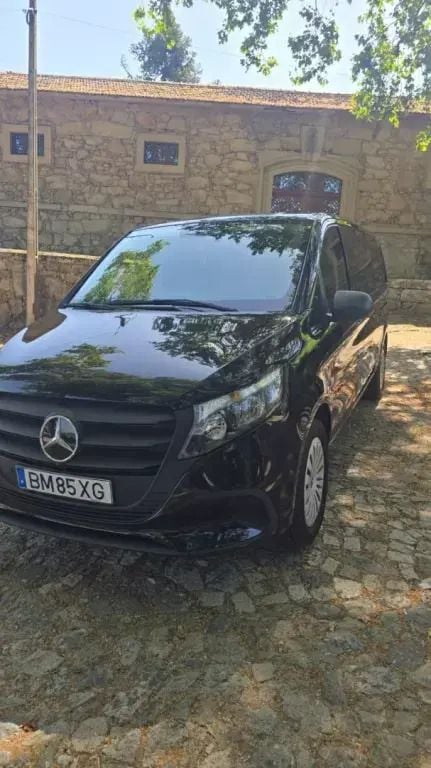 Preto Usado 2024 Mercedes Vito Monovolume | € 59.000 - Imagem 1/4