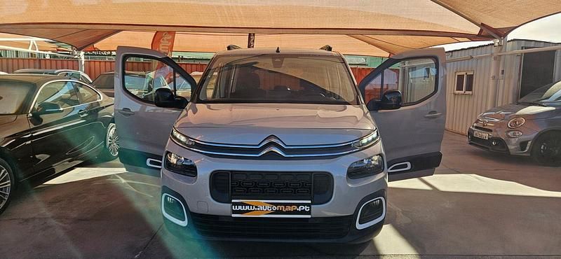 Bege Usado 2021 Citroën Berlingo PureTech Monovolume | € 21.000 (Caro) - Imagem 1/4