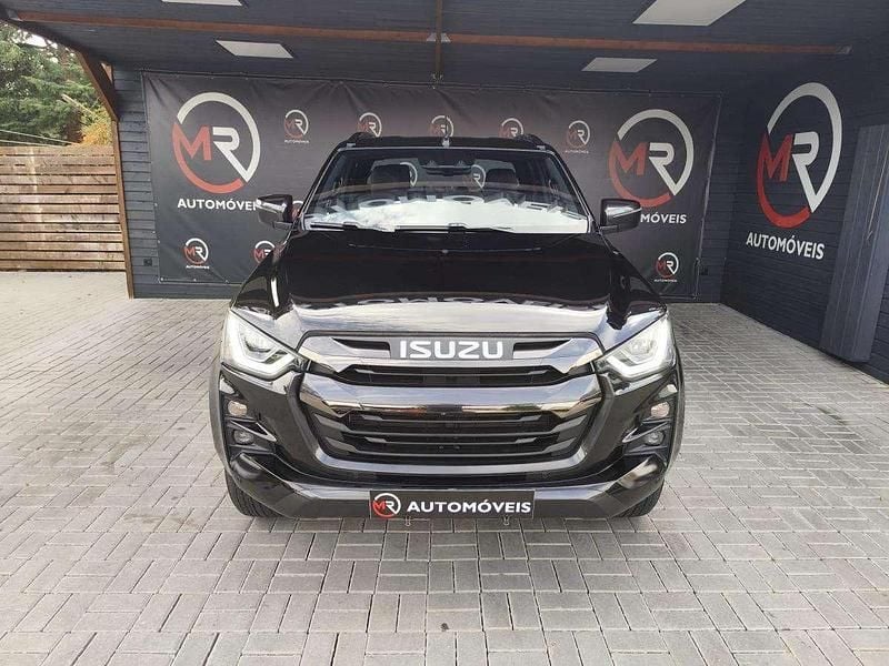 Usado Isuzu D-Max 164 HP (120 kW) 2025 Preto Pickup