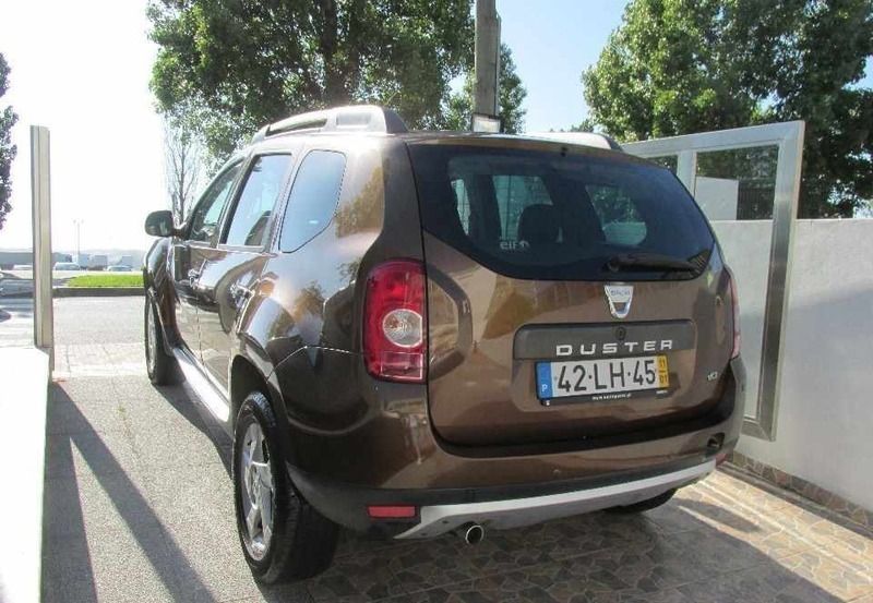 Castanhobeje Usado 2011 Dacia Duster SUV | € 5.950 - Imagem 1/4