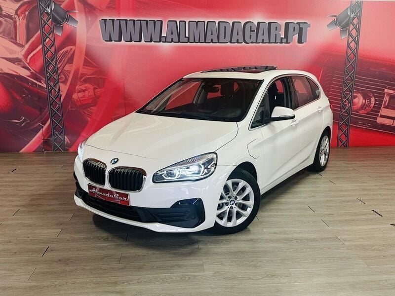 Branco Usado 2020 BMW 225 Active Tourer Sport Line Monovolume | € 21.900 (Preço justo) - Imagem 1/4