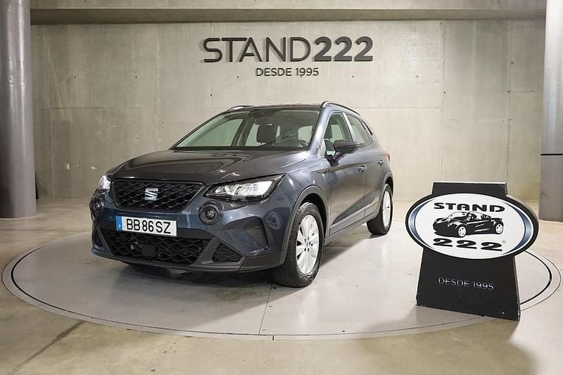 Cinzento Usado 2023 Seat Arona SUV | € 15.450 (Bom preço) - Imagem 1/4