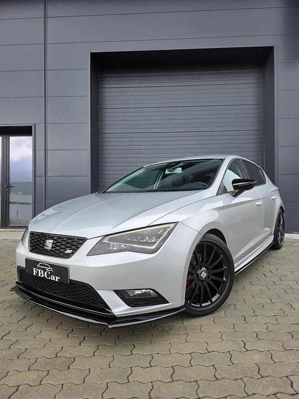 Usado Seat Leon Ecomotive 110 HP (80 kW) 2014 Cinzento