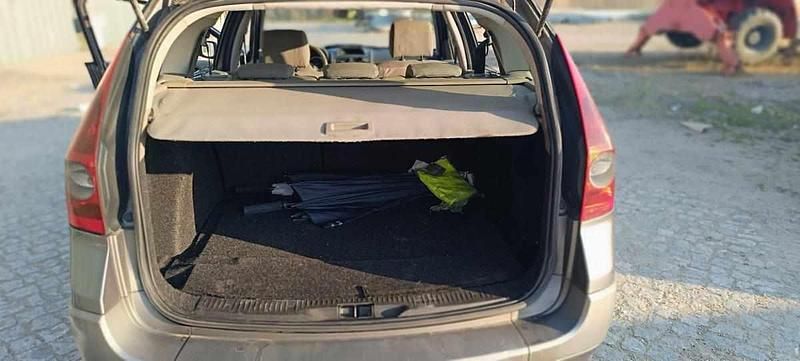 Usado Renault Mégane GrandTour 101 HP (74 kW) 2004 Cinzento Carrinha