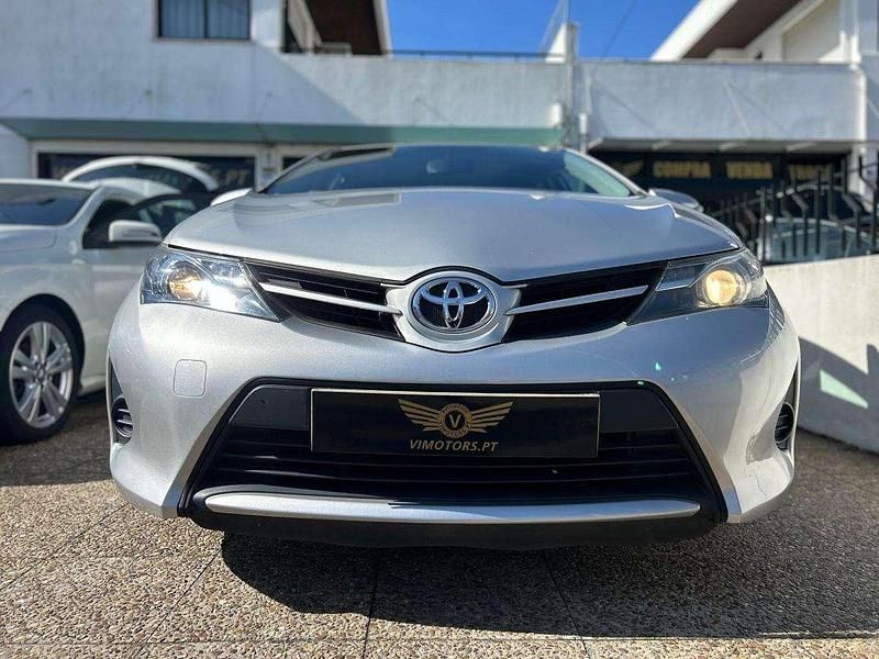 Usado Toyota Auris Touring Sports 90 HP (66 kW) 2014 Cinzento Carrinha