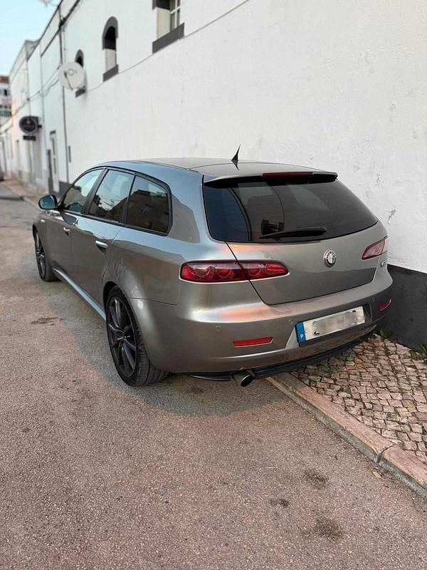 Usado Alfa Romeo 159 150 HP (110 kW) 2008 Cinzento Carrinha