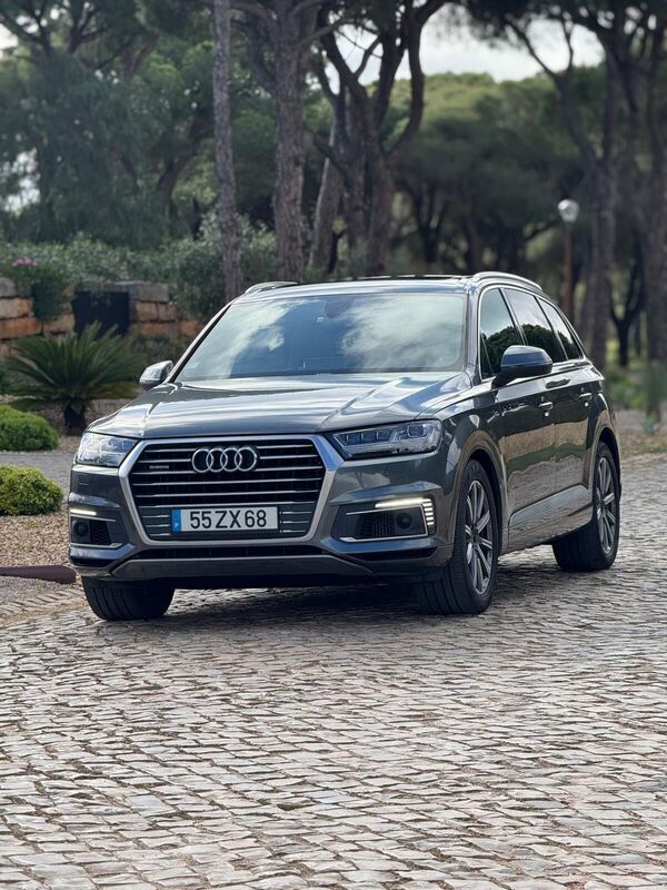 Cinza Usado 2017 Audi Q7 S-Line SUV | € 39.900 (Preço elevado) - Imagem 1/4