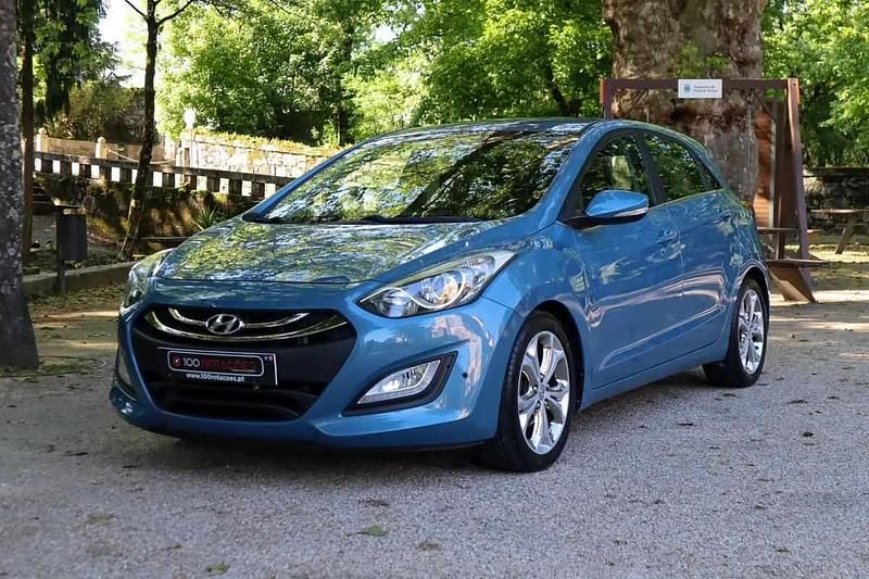 Usado Hyundai i30 Style 128 HP (94 kW) 2014 Azul Citadino