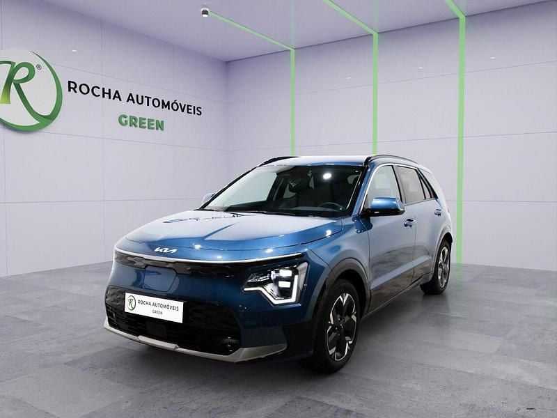Azul Usado 2023 Kia e-Niro SUV | € 32.499 (Preço justo) - Imagem 1/4