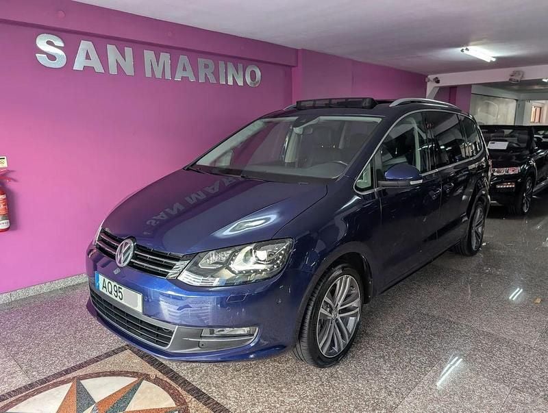 Azul Usado 2022 VW Sharan Highline Monovolume | € 34.800 - Imagem 1/4