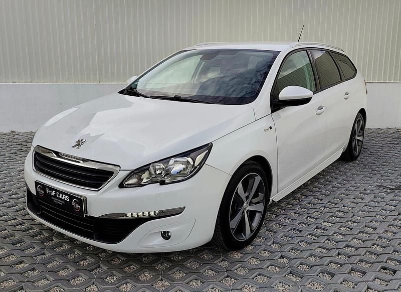 Branco Usado 2016 Peugeot 308 Style Carrinha | € 7.999 (Bom preço) - Imagem 1/4