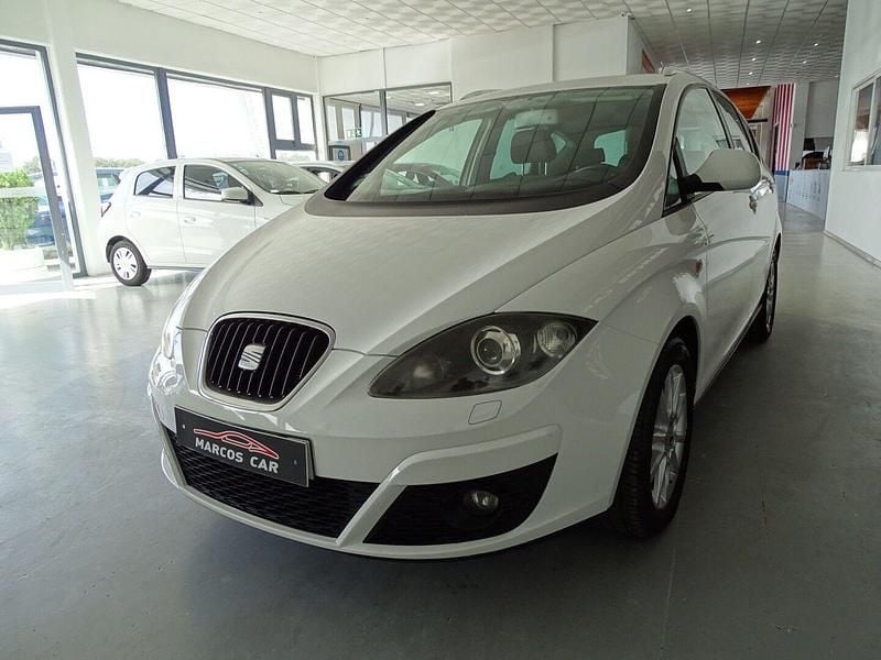 Usado Seat Altea Copa 105 HP (77 kW) 2012 Branco Monovolume