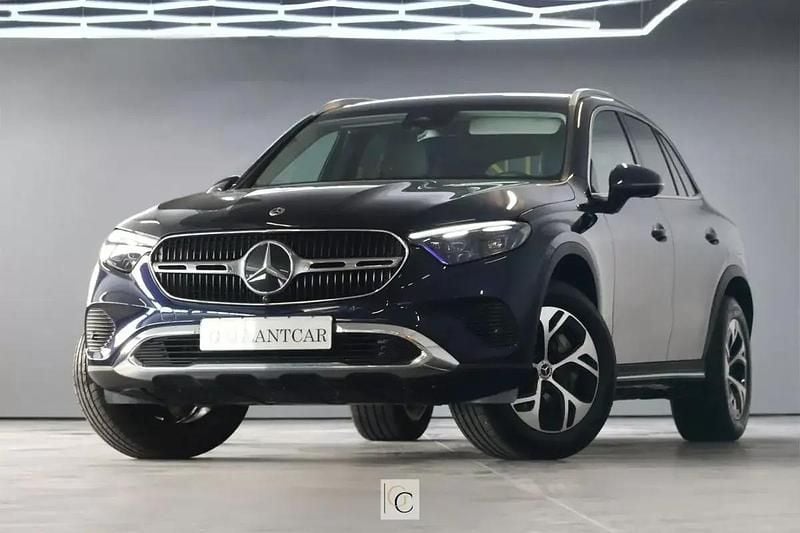 Azul escuro Usado 2023 Mercedes GLC300e SUV | € 66.500 (Preço justo) - Imagem 1/4