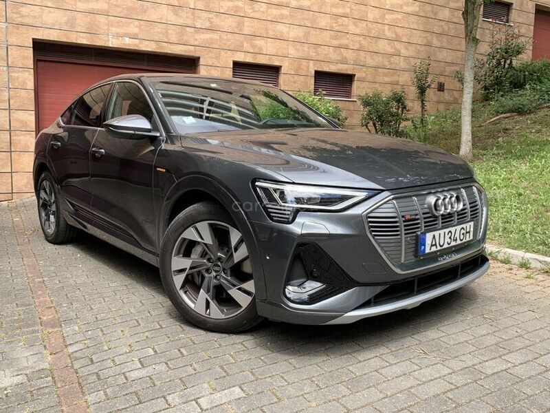 Cinza Usado 2022 Audi e-tron S-Line SUV | € 79.800 - Imagem 1/1