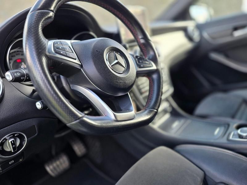 Usado Mercedes GLA180 AMG line 109 HP (80 kW) 2016 Branco SUV