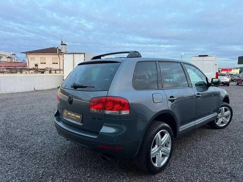 Usado VW Touareg 225 HP (165 kW) 2006 Cinza SUV