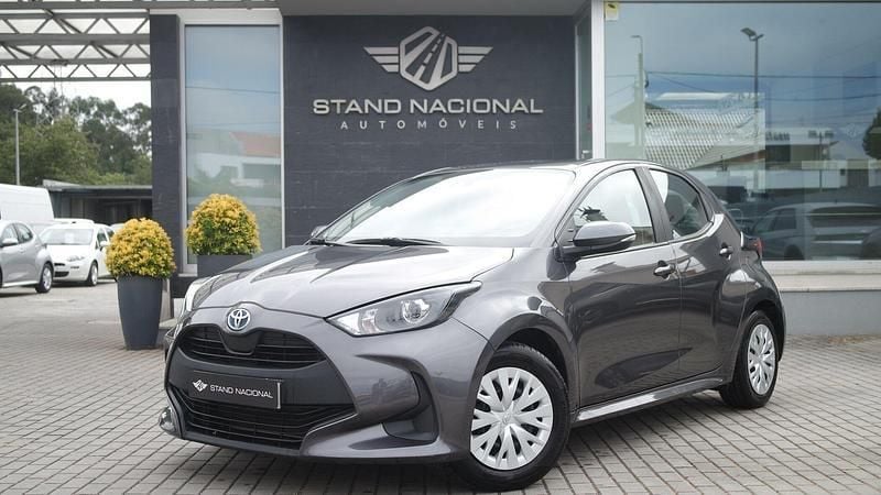 Cinzento Usado 2022 Toyota Yaris Hybrid Comfort | € 17.900 (Super Preço) - Imagem 1/4