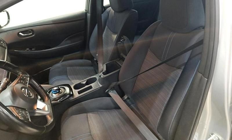 Usado Nissan Leaf Acenta 110 kW (150 HP) 2019 Cinzento Citadino