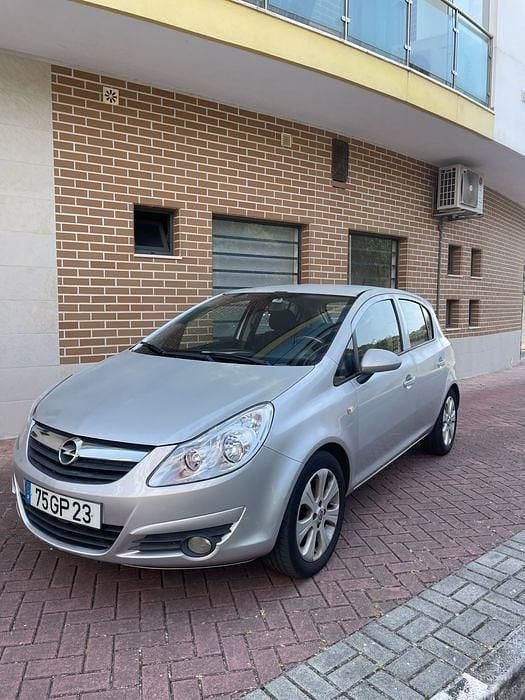 Usado 2008 Opel Corsa Sedan | € 3.500 (Bom preço) - Imagem 1/4
