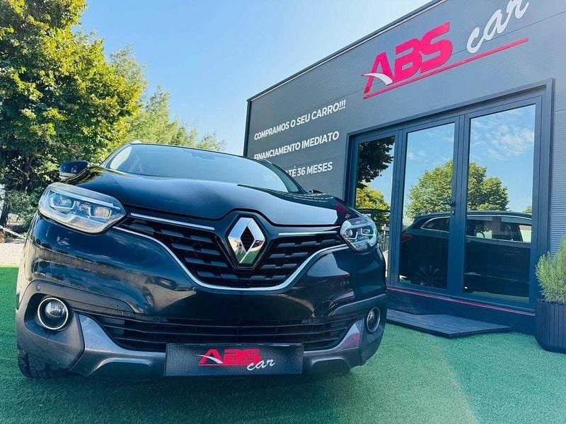 Usado Renault Kadjar Bose Edition 110 HP (80 kW) 2016 Preto SUV