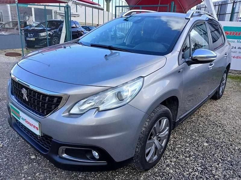 Usado Peugeot 2008 Style 82 HP (60 kW) 2016 Cinzento SUV