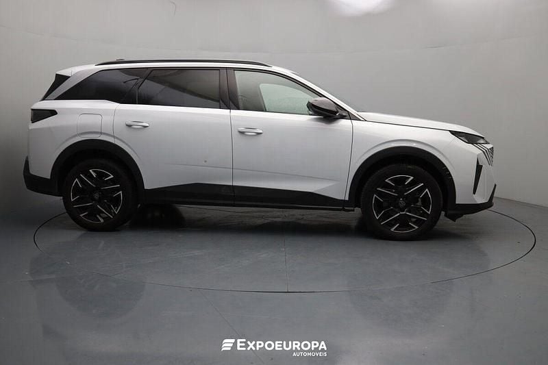 Usado Peugeot 5008 Allure 145 HP (106 kW) 2025 Branco SUV