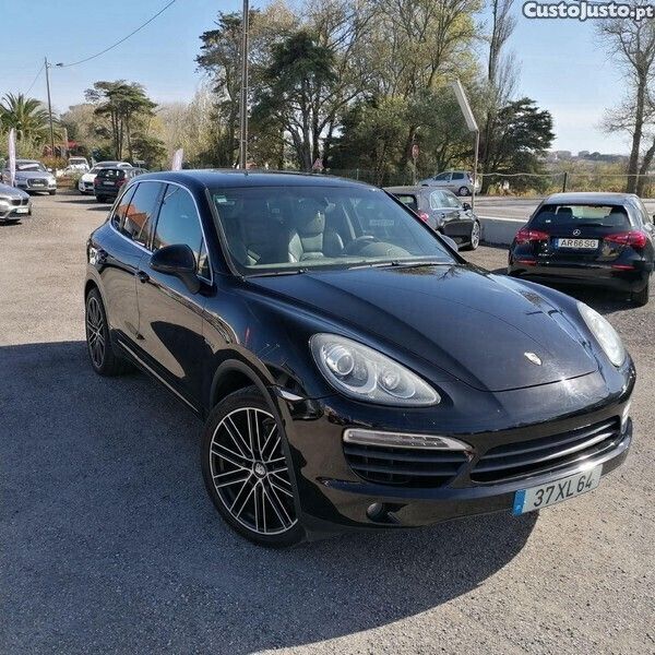 Preto Usado 2010 Porsche Cayenne S E-Hybrid SUV | € 29.900 - Imagem 1/1