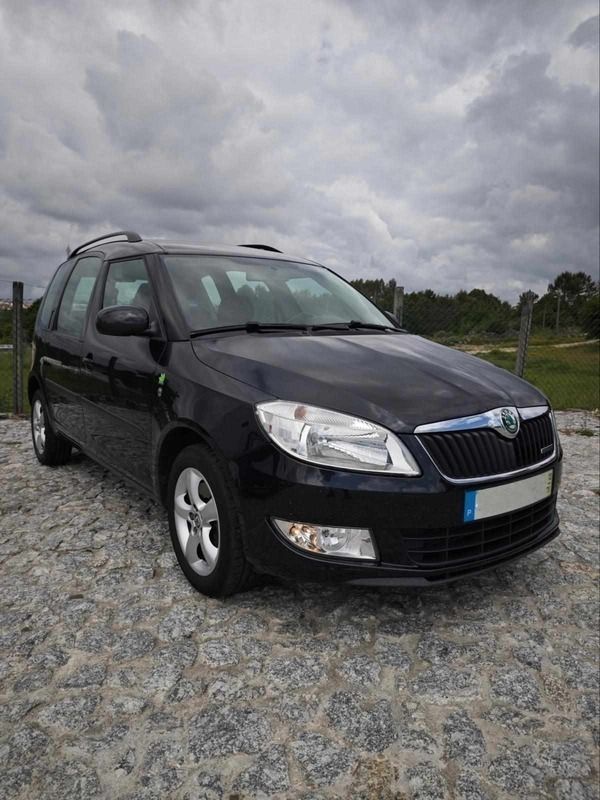 Preto Usado 2012 Skoda Roomster Carrinha | € 6.990 - Imagem 1/4