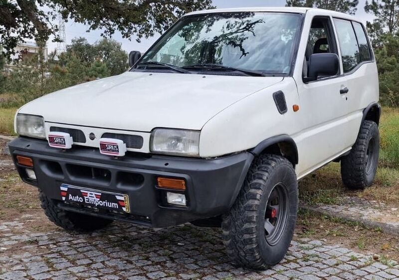 Branco Usado 1995 Nissan Terrano SUV | € 6.900 - Imagem 1/4