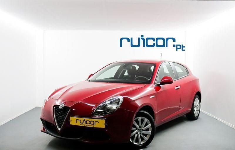 Vermelho Usado 2019 Alfa Romeo Giulietta Citadino | € 16.450 (Preço justo) - Imagem 1/4