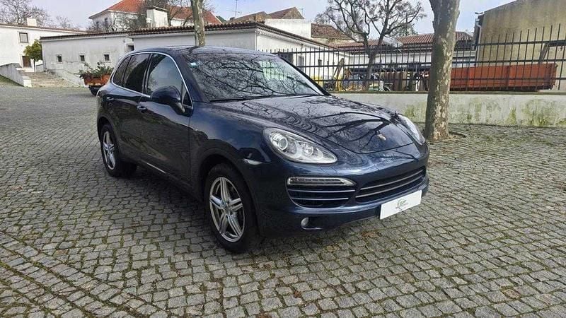 Usado Porsche Cayenne Platinum Edition 245 HP (180 kW) 2012 Azul SUV
