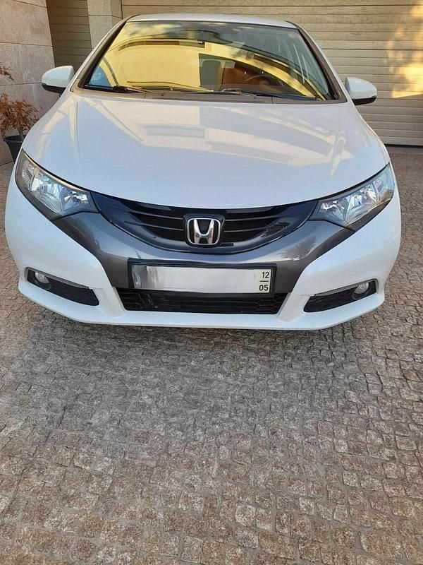 Branco Usado 2012 Honda Civic Citadino | € 12.750 (Preço justo) - Imagem 1/4
