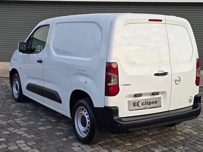 Usado Opel Combo 105 HP (77 kW) 2020 Branco Monovolume