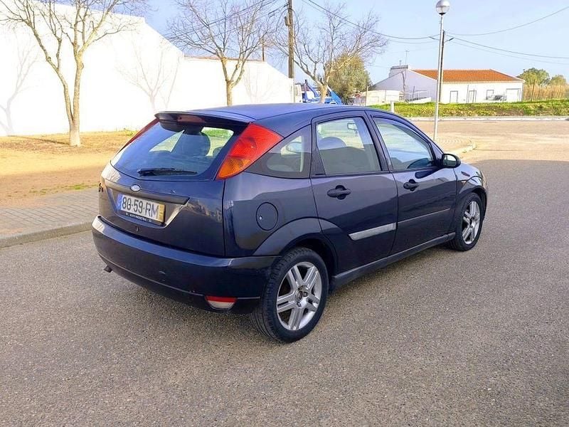 Usado Ford Focus 90 HP (66 kW) 2001 Sedan