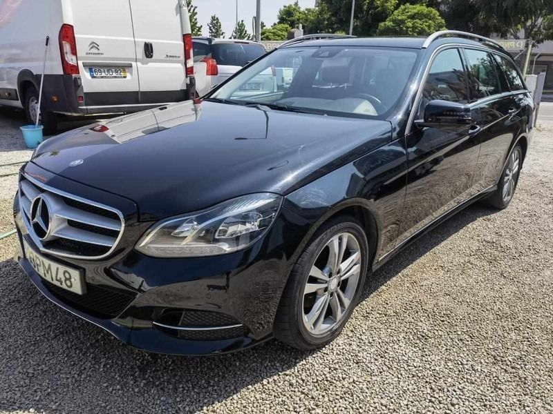 Preto Usado 2015 Mercedes E220 Carrinha | € 24.900 (Preço justo) - Imagem 1/4