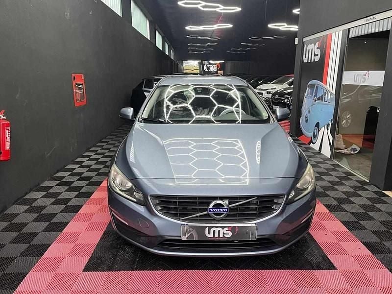 Usado Volvo V60 150 HP (110 kW) 2017 Azul Carrinha