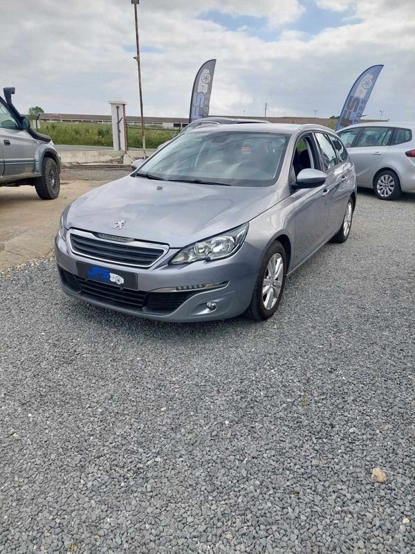 Cinzento Usado 2015 Peugeot 308 Style Carrinha | € 10.500 (Bom preço) - Imagem 1/4