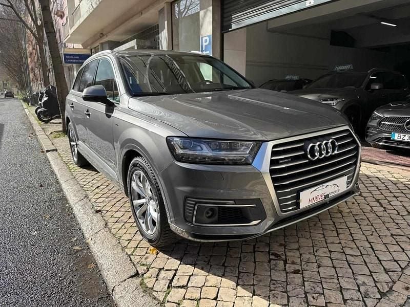 Cinza Usado 2016 Audi Q7 SUV | € 33.500 - Imagem 1/4