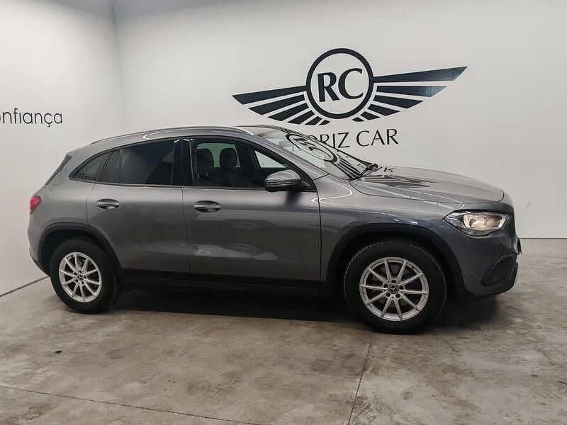 Usado Mercedes GLA180 116 HP (85 kW) 2021 Cinza SUV