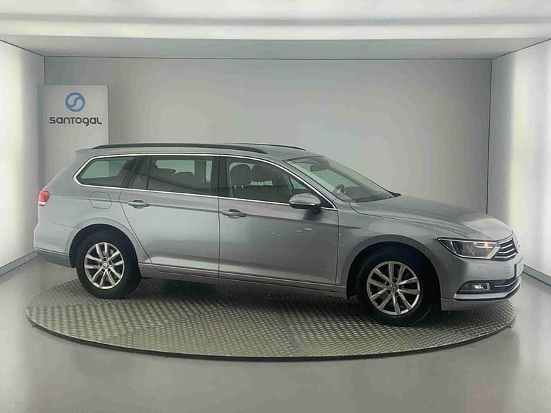 Cinzento Usado 2018 VW Passat | € 19.490 (Preço justo) - Imagem 1/4