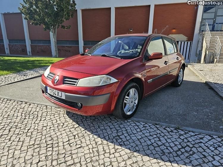 Usado Renault Mégane II 112 HP (82 kW) 2004 Vermelho