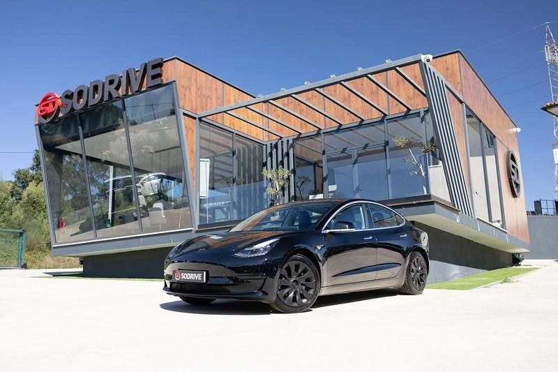Preto Usado 2020 Tesla Model 3 Sedan | € 22.900 (Preço justo) - Imagem 1/4