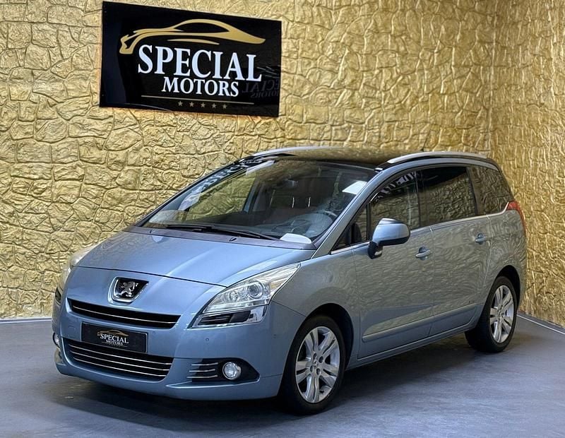 Cinza Usado 2010 Peugeot 5008 Sport Monovolume | € 9.750 (Preço justo) - Imagem 1/4