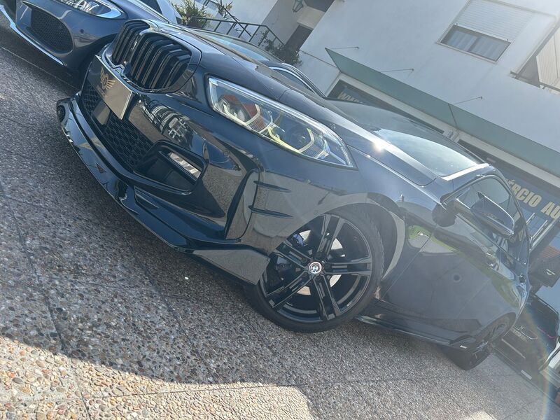 Preto Usado 2019 BMW 118 Citadino | € 28.950 (Caro) - Imagem 1/4