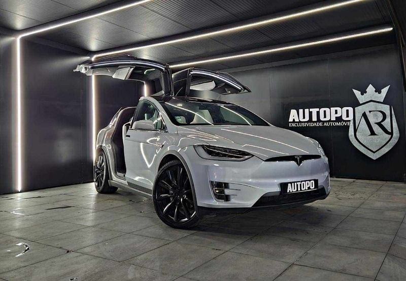 Branco Usado 2019 Tesla Model X SUV | € 74.900 - Imagem 1/4