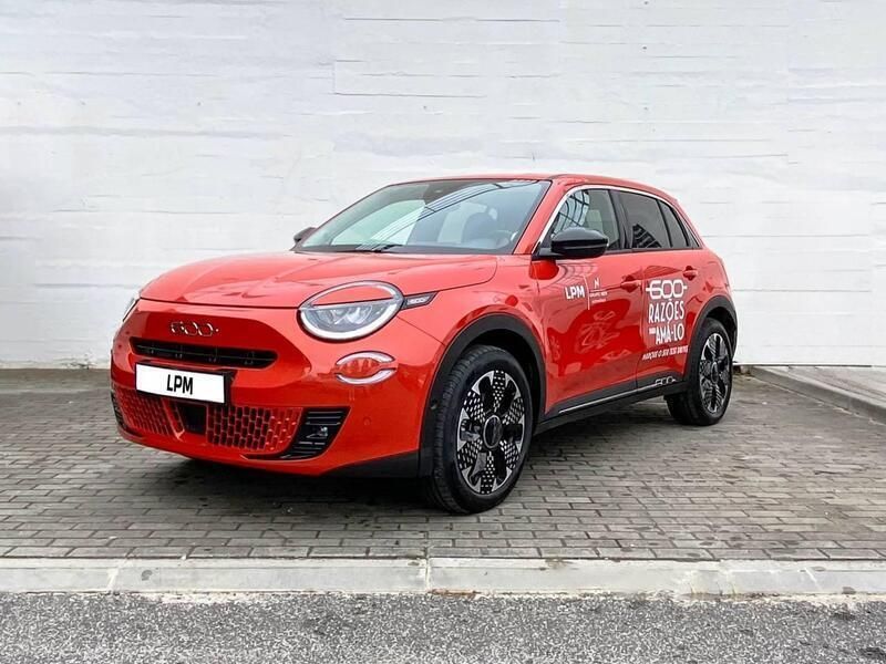 Laranja Usado 2024 Fiat 600 La Prima SUV | € 34.500 (Caro) - Imagem 1/4